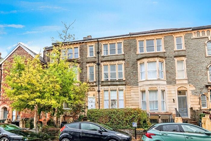 2 Bedroom Flat For Sale In West Park, Bristol, BS8