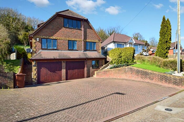 4 Bedroom Detached House For Sale In Princes Avenue, Walderslade, Chatham, ME5