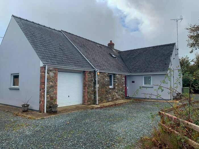 4 Bedroom Detached Bungalow To Rent In Rhos Dinas, Dinas Cross, Newport, SA42