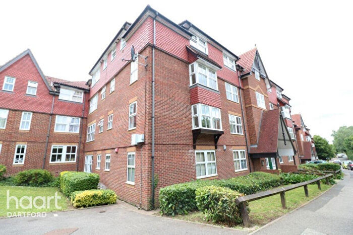 2 Bedroom Apartment To Rent In Bow Arrow Lane, Dartford, DA2