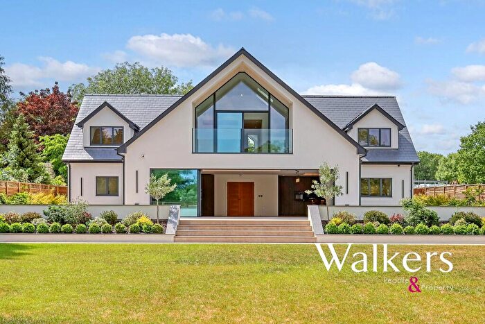 5 Bedroom Detached House For Sale In Broomhills Chase, Little Burstead, CM12