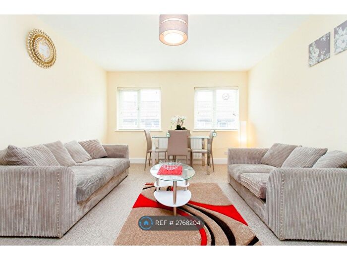 2 Bedroom Flat To Rent In High Road, London, N15