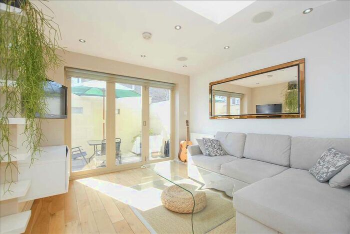 1 Bedroom Flat To Rent In Arthur Road, London, SW19