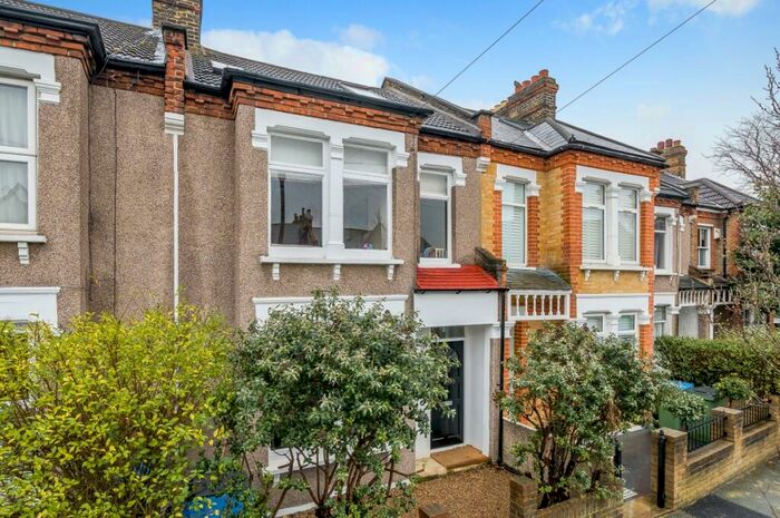 4 Bedroom Terraced House To Rent In Eastcombe Avenue London, SE7