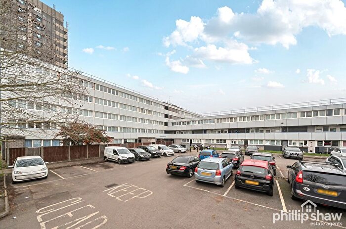 3 Bedroom Flat For Sale In Biscoe Close, Hounslow, TW5