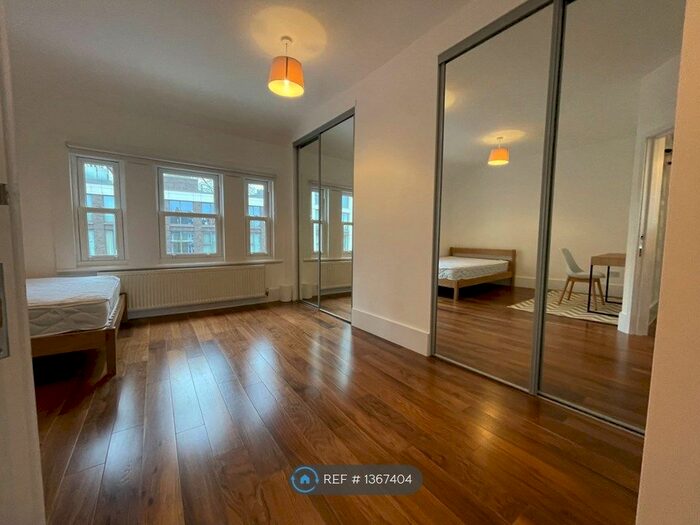 4 Bedroom Flat To Rent In Upper Richmond Road, London, SW15