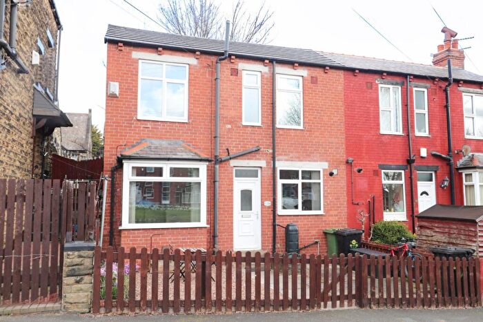 2 Bedroom End Of Terrace House To Rent In Henley View, Leeds, West Yorkshire, LS13