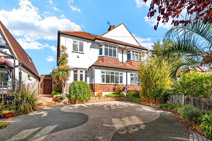 5 Bedroom Semi Detached House For Sale In The Glade, Stoneleigh, Surrey, KT17