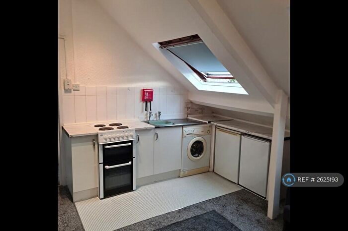 1 Bedroom Flat To Rent In Oakfield Street, Cardiff, CF24