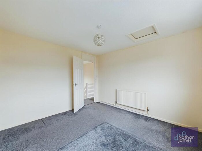 3 Bedroom End Of Terrace House For Sale In Moorlands View, Caldicot, NP26