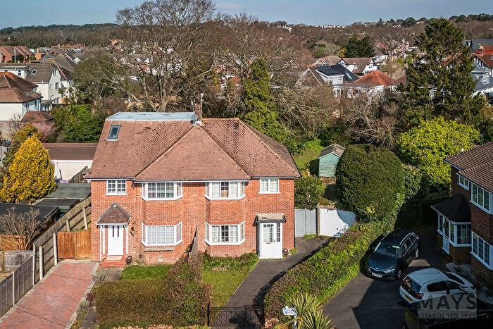 3 Bedroom Property For Sale In Selworthy Close, Whitecliff, BH14