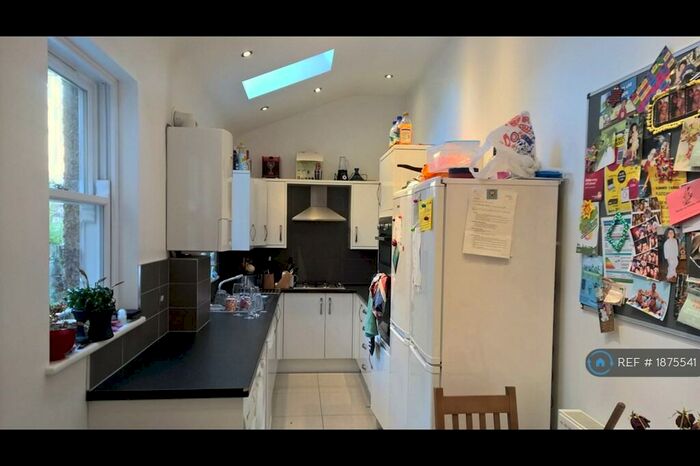 6 Bedroom Terraced House To Rent In Moorgate Avenue, Sheffield, S10