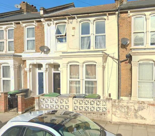 2 Bedroom Flat To Rent In Argyle Road, London, N17
