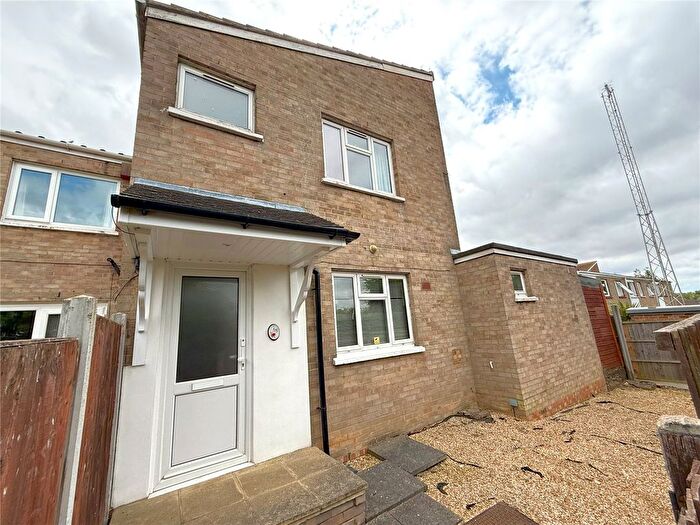 3 Bedroom End Of Terrace House To Rent In Langland Close, Corringham, Essex, SS17