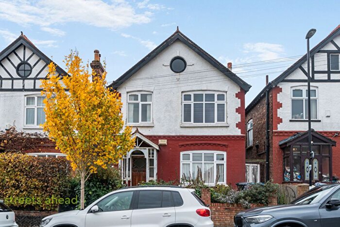 3 Bedroom Detached House For Sale In Grecian Crescent, London, SE19