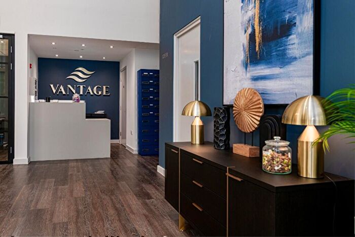 1 Bedroom Apartment To Rent In Centenary Plaza, Southampton, Hampshire, SO19