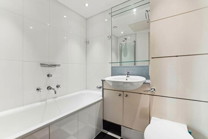 2 Bedroom Apartment To Rent In Benham House, Coleridge Gardens, Chelsea, SW10