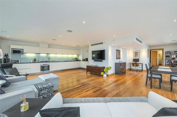 2 Bedroom Flat For Sale In Pond Street, Hampstead, NW3