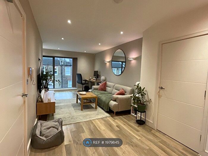 2 Bedroom Flat To Rent In Aldeburgh Street, London, SE10