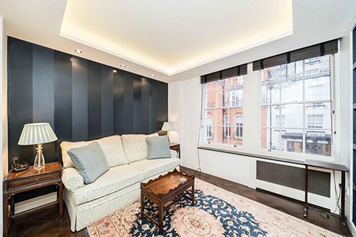 2 Bedroom Flat To Rent In Berkeley Square, London, W1J