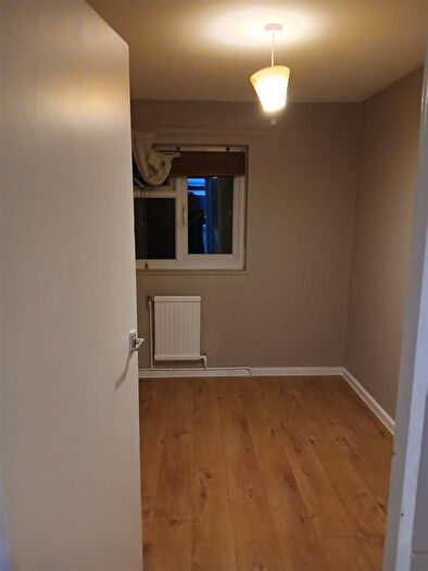 3 Bedroom Terraced House To Rent In Baxter Road, London, E16