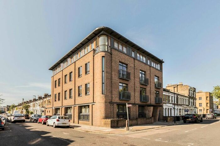 3 Bedroom Flat To Rent In Kepler Road, London, SW4