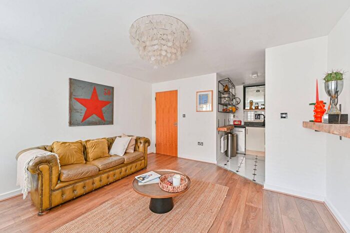 2 Bedroom Property To Rent In Lownes Courtyard, Hither Green, London, SE13