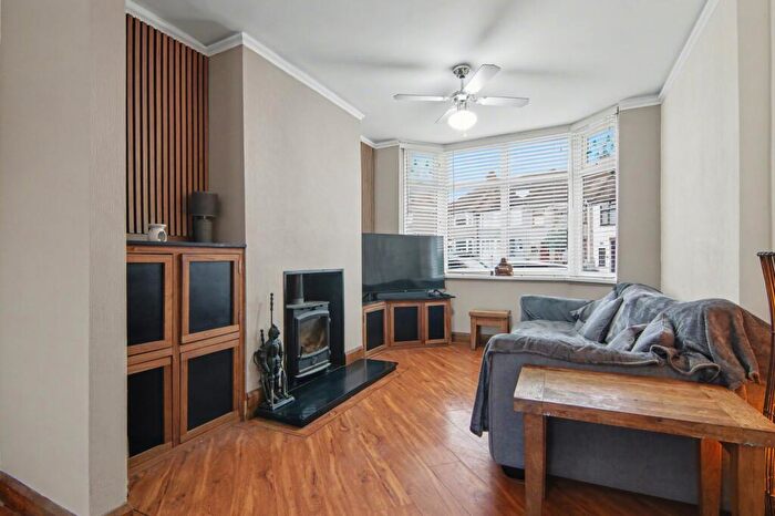 3 Bedroom End Of Terrace House For Sale In Albert Crescent, Coventry, CV6