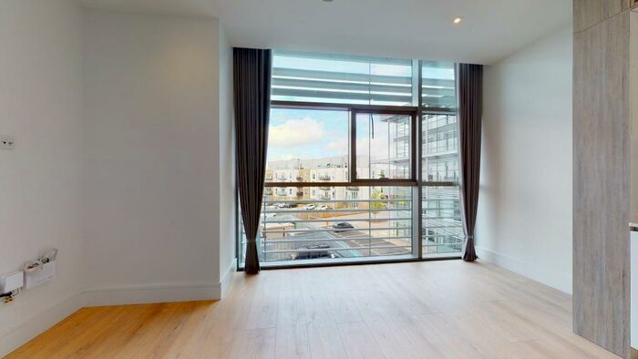 Studio To Rent In Station Road, KT15