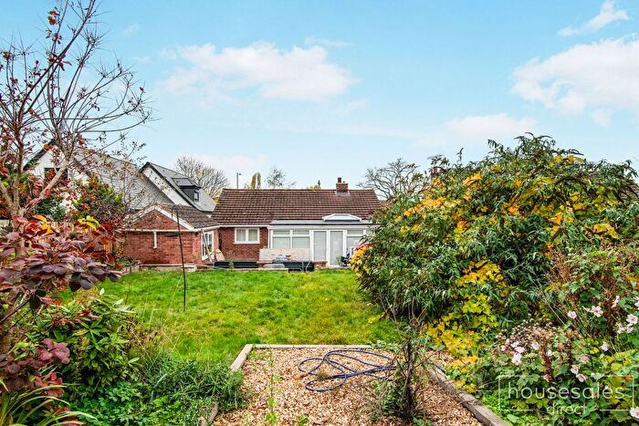 2 Bedroom Detached Bungalow For Sale In Diglis Lane, Worcester, WR5