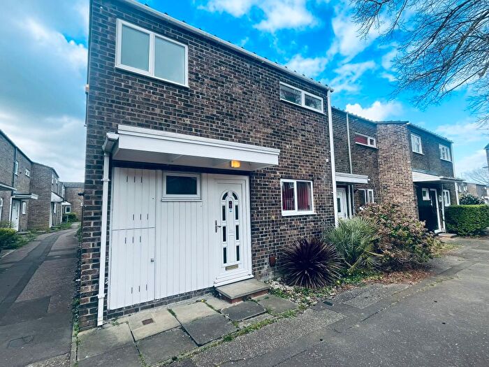 3 Bedroom End Terrace House To Rent In Deaconscroft, Peterborough, PE3