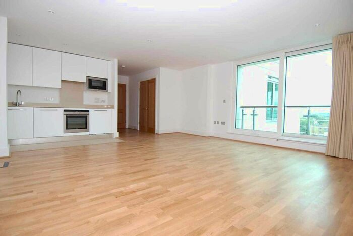 Studio To Rent In Kestrel House, St George Wharf, Vauxhall, London, SW8