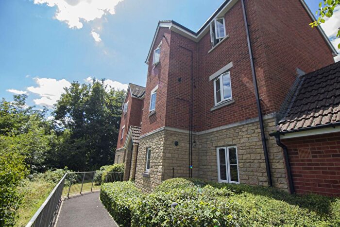 2 Bedroom Flat For Sale In Knights Maltings, Frome, BA11