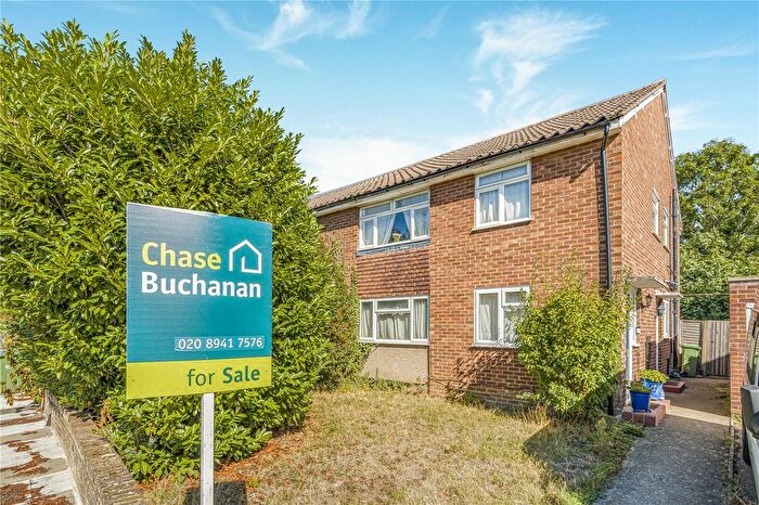 2 Bedroom Maisonette For Sale In Hartland Road, Hampton Hill, TW12