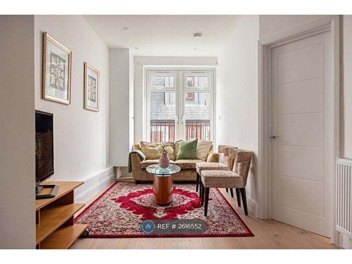 2 Bedroom Flat To Rent In Kensington High Street, London, W8