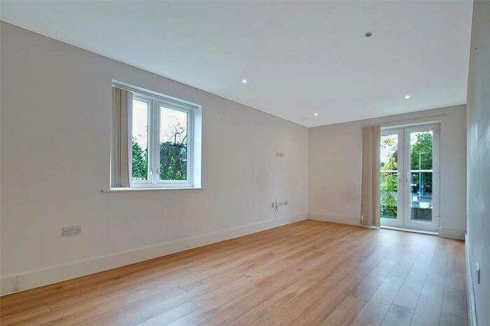 2 Bedroom Property To Rent In Central House, 20 Pembroke Road, Ruislip Manor HA4