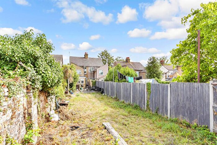 3 Bedroom Semi-Detached House For Sale In Wellwinch Road, Sittingbourne, Kent, ME10