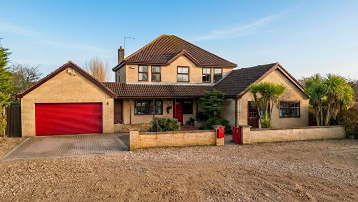 4 Bedroom Equestrian Facility For Sale In Bridgehill Road, Newborough, Peterborough, PE6