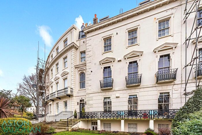 2 Bedroom Flat To Rent In Montpelier Crescent, Brighton, BN1