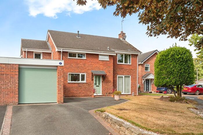 4 Bedroom Detached House For Sale In St. Peters Way, Mickle Trafford, Chester, CH2