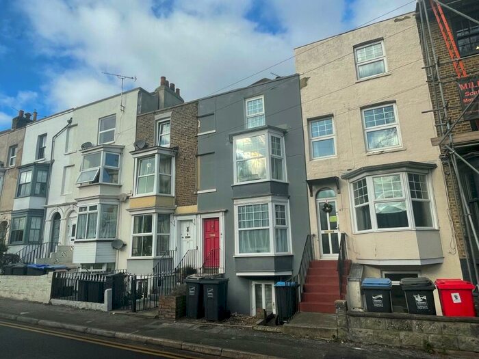 5 Bedroom House To Rent In West Cliff Road, Ramsgate, CT11