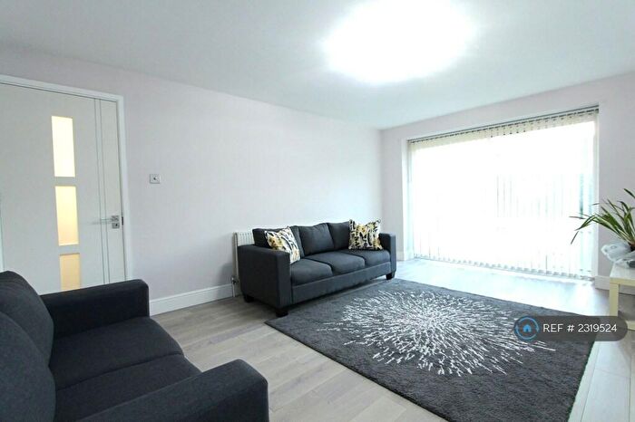 1 Bedroom Flat To Rent In The Homestead, London, N11