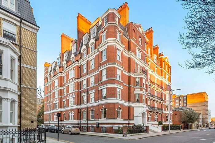 4 Bedroom Flat For Sale In Drayton Gardens, London, SW10