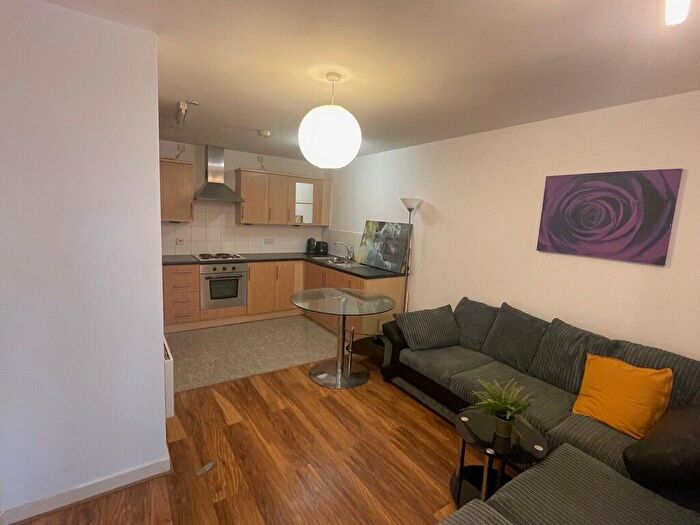 3 Bedroom Flat To Rent In Osiers Road, London, SW18