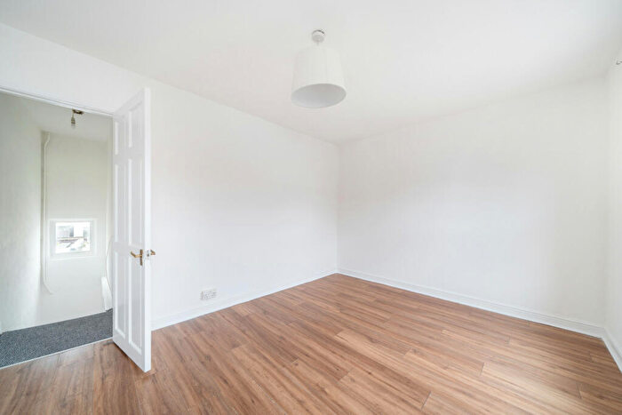 2 Bedroom Terraced House For Sale In Barth Road, Plumstead, SE18