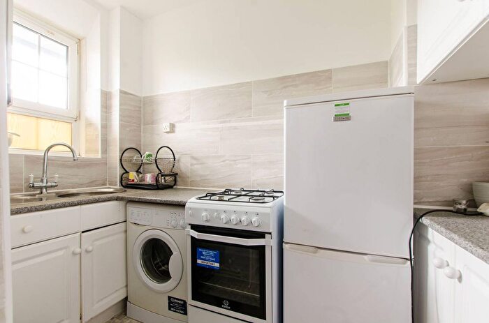 1 Bedroom Flat To Rent In Spelman Street, Brick Lane, London, E1