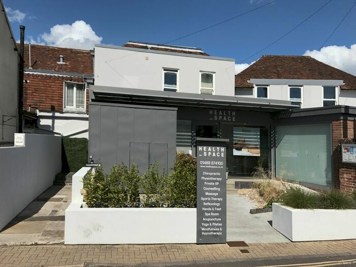 2 Bedroom Flat To Rent In The Square, Bishops Waltham, Southampton, SO32