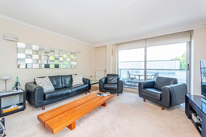 3 Bedroom Flat For Sale In Grove End Road, St John's Wood, London, NW8