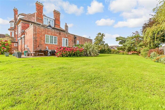 2 Bedroom Flat For Sale In Madeira Road, Littlestone, New Romney, Kent, TN28