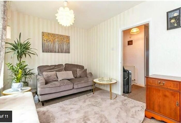 1 Bedroom Flat To Rent In Beard Rd, London, KT2